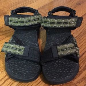 Rafters black and green Velcro sandals size 5
